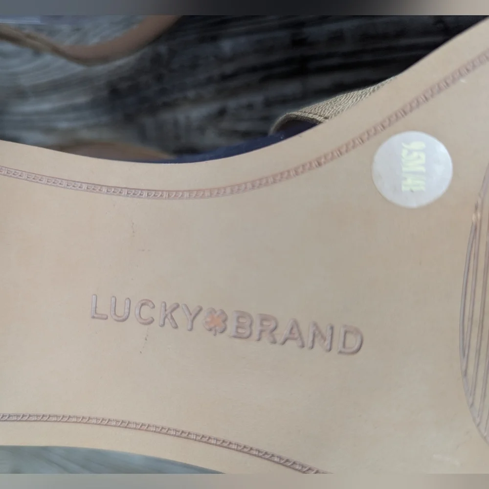 Lucky Brand Size 9.5 Heels/Sandal Like New - Picture 11 of 14